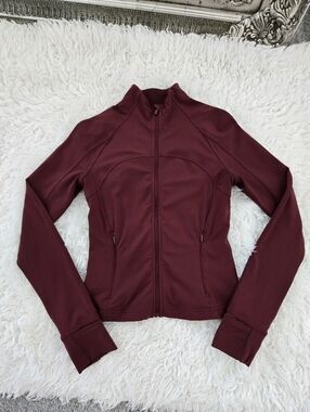 Lululemon Nulu Cropped Define JacketRed Merlot. Size 6.